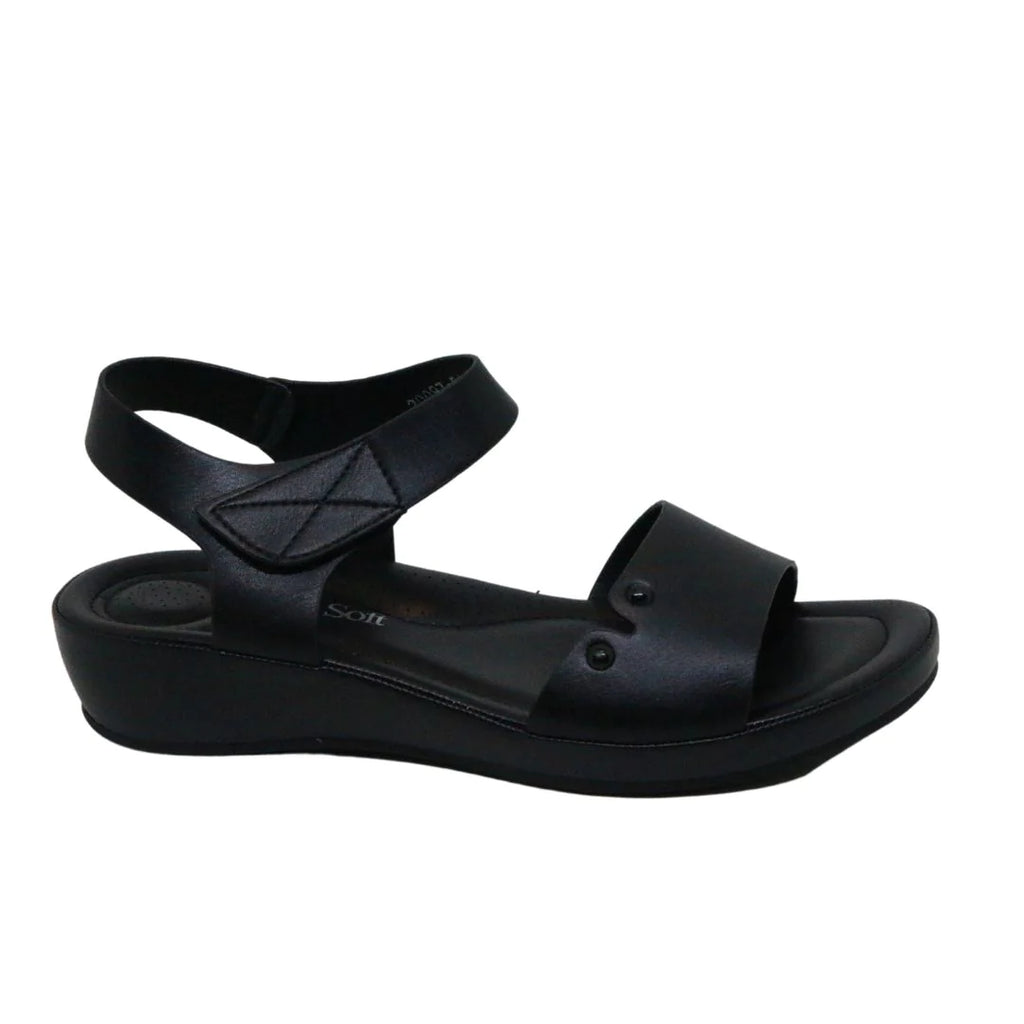 Elevate Your Style and Comfort with Arqs' Strap Platform Sandals