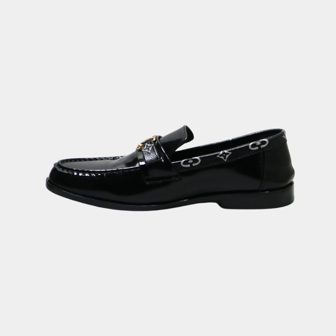 ARQS.PK 727 black patent leather loafer with metallic side logo detailing and a classic slip-on silhouette